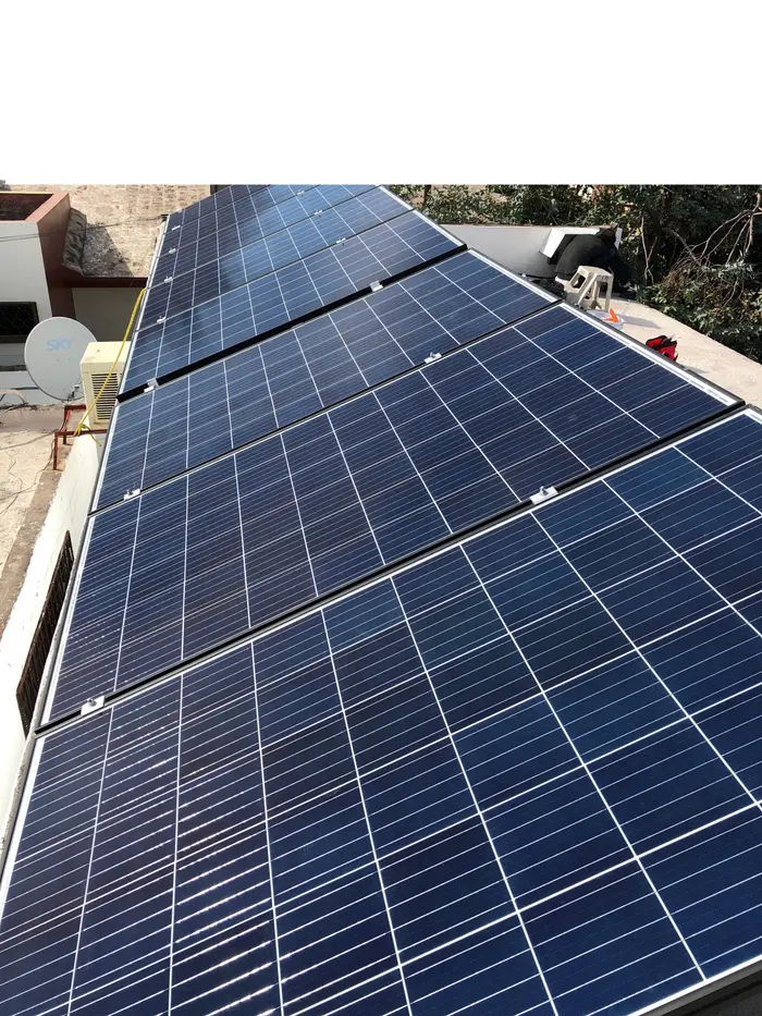 Arreglo de paneles solares terminado por Nova Solar